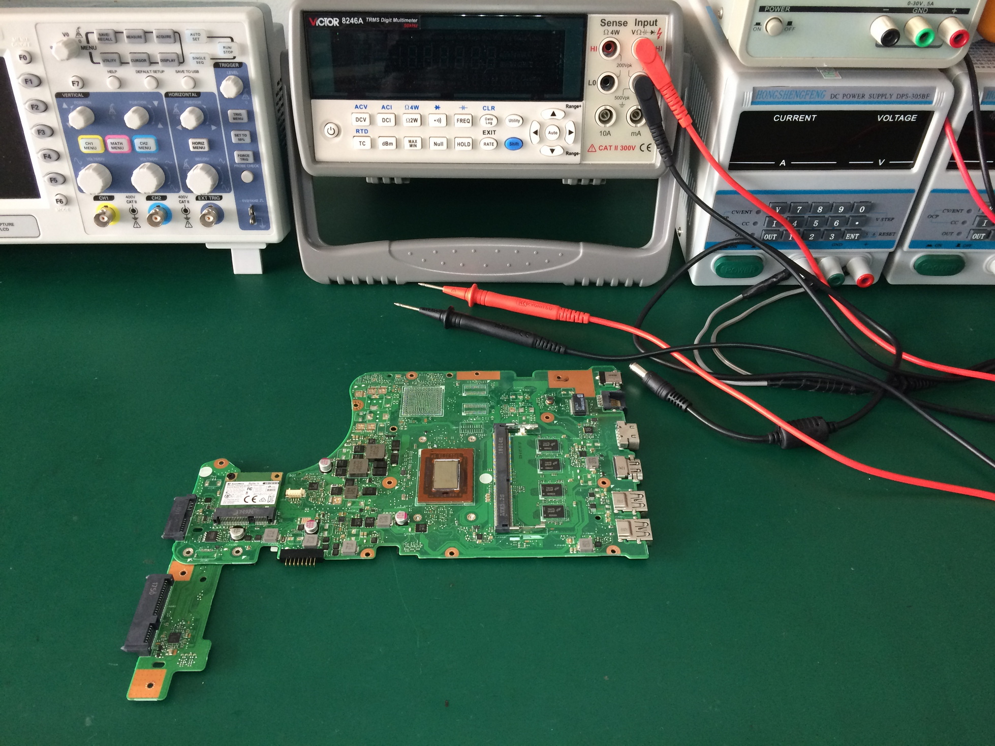 ASUS F555Q ไม่มีภาพ