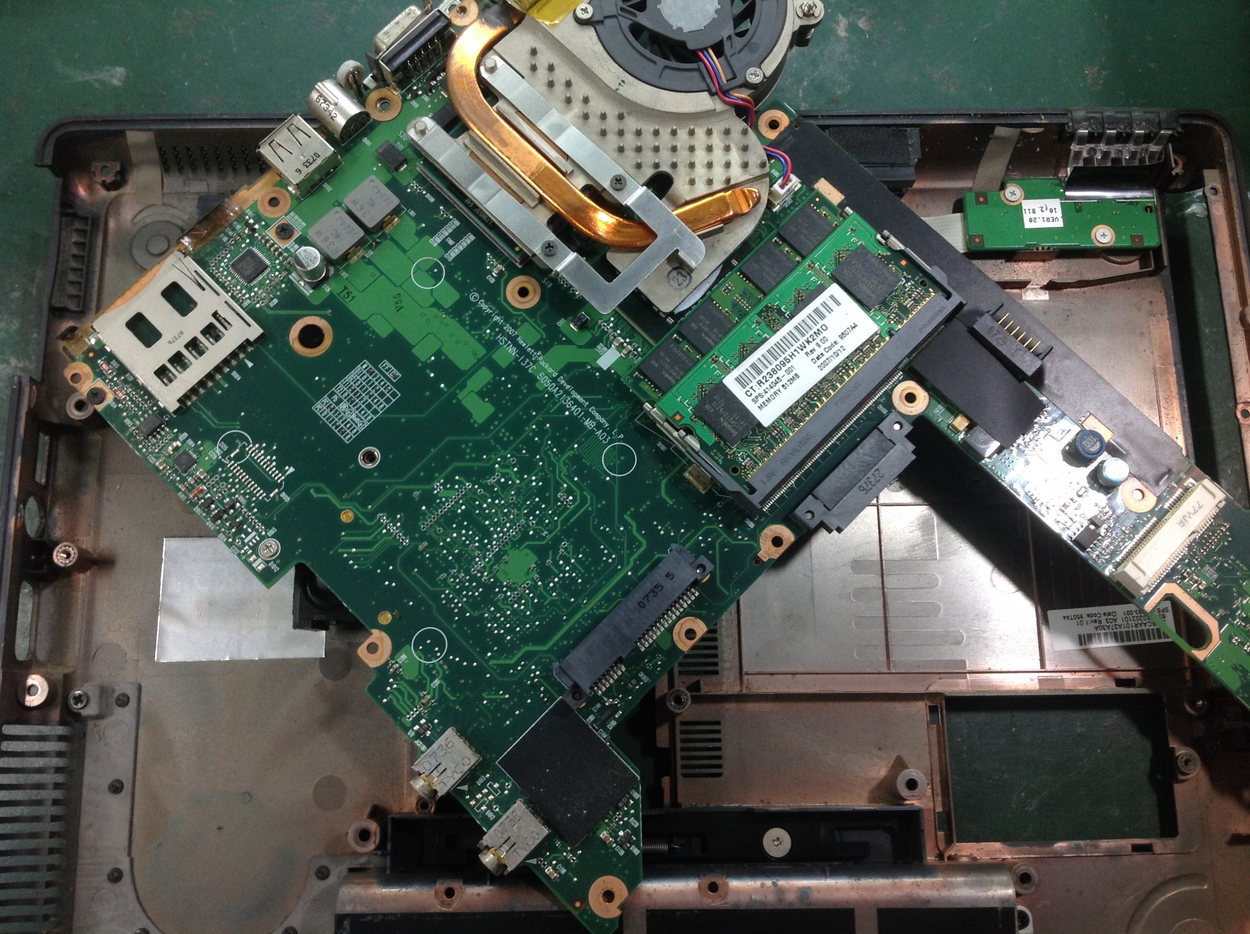 COMPAQ b1200 ตัดดับ