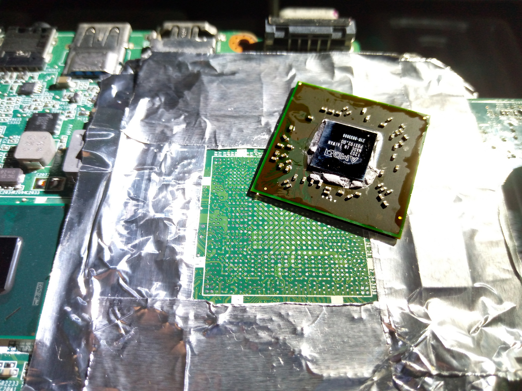 TOSHIBA L840 อาการเปิดติดไม่มีภาพ