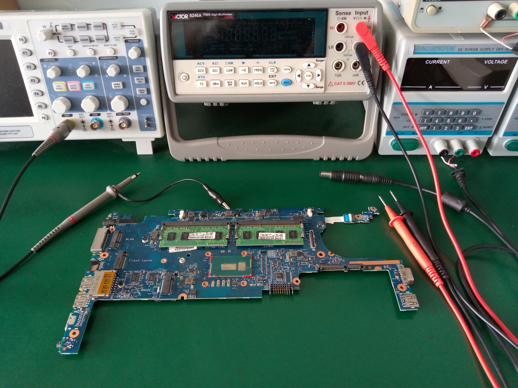 HP Elitebook 820 เปิดไม่ติด