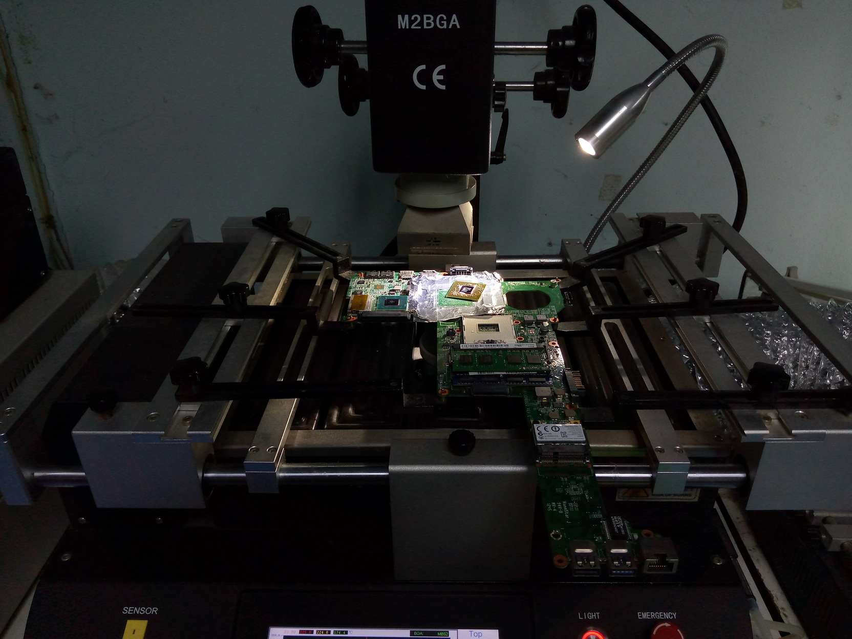 TOSHIBA L840 ภาพลาย