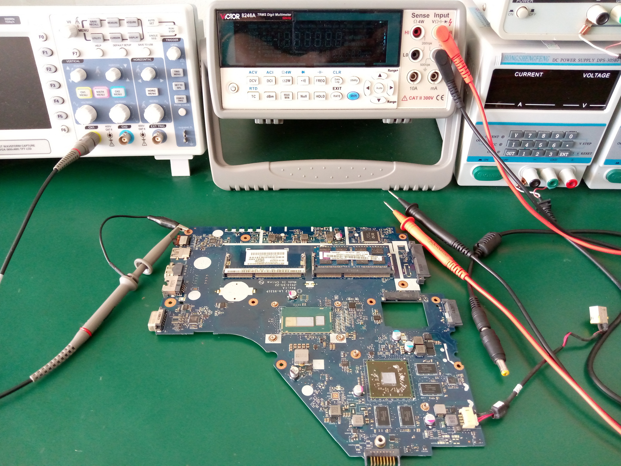 ACER E1-572G ไม่มีภาพ