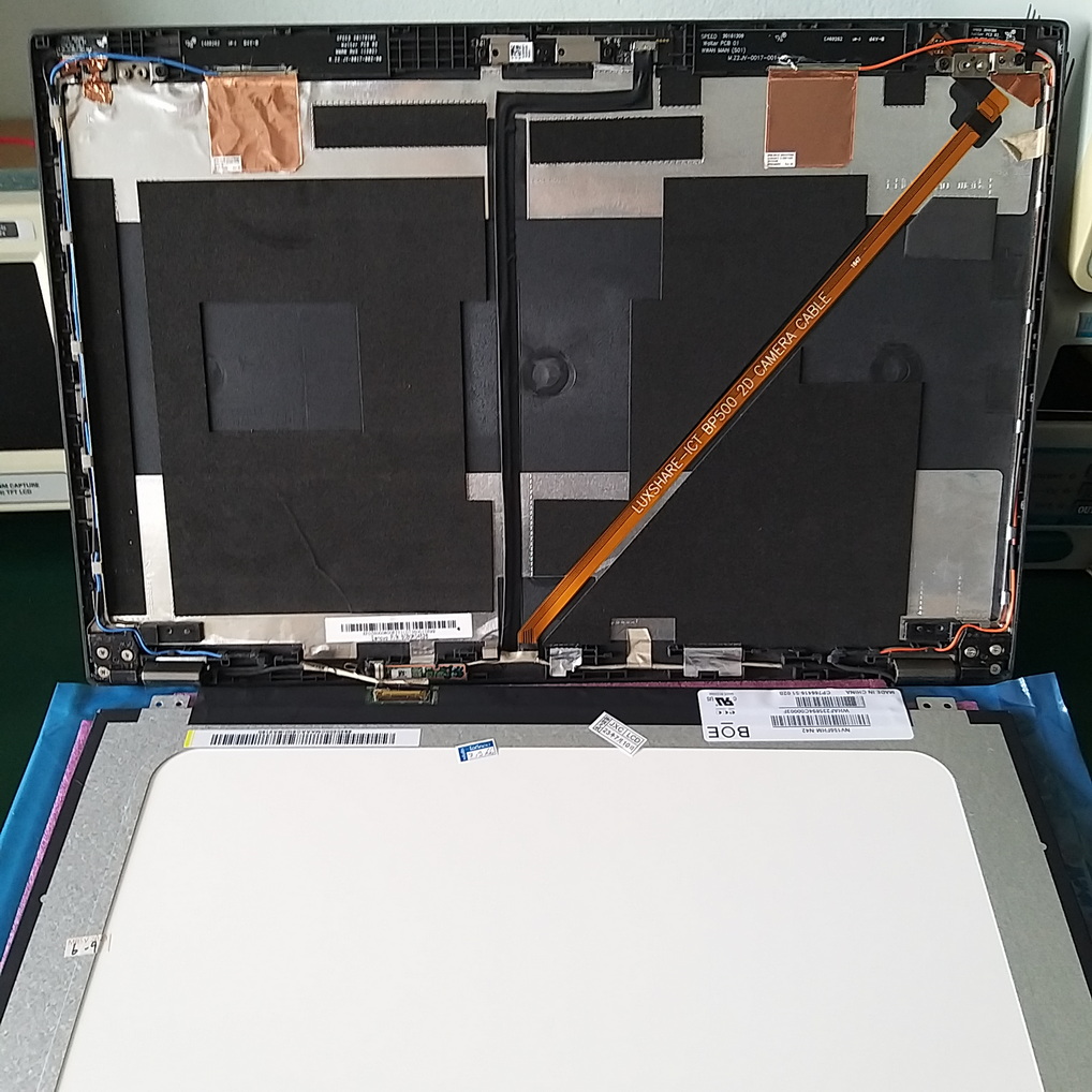 LENOVO P50 เปลี่ยนหน้าจอ